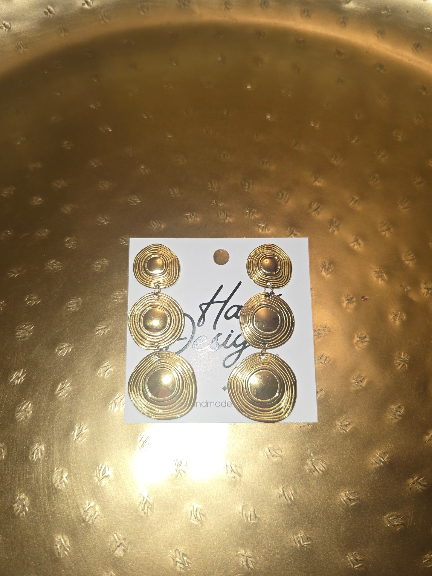 Gold circle dangle earrings