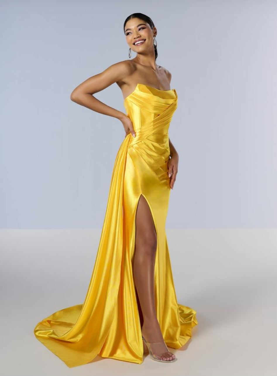 Tiffany prom 16178