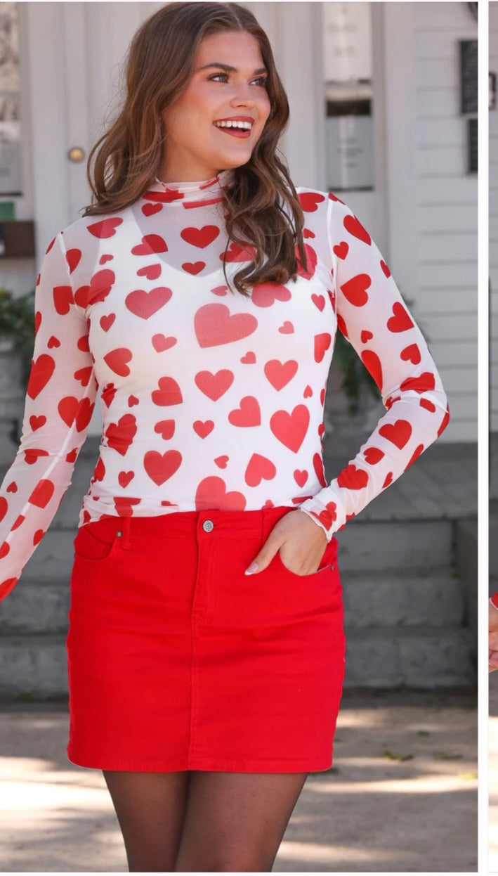 Keigan mesh top in Valentina hearts