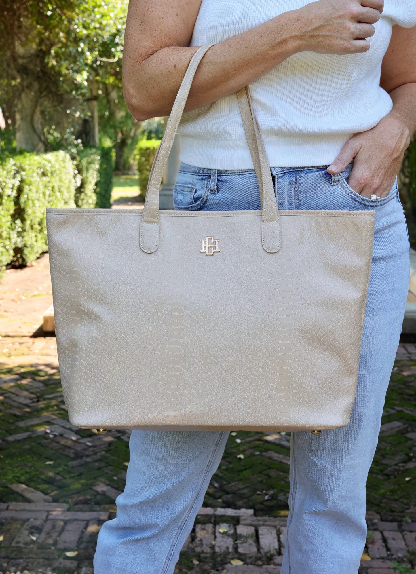 Daniela Large Tote TAN ES: Default