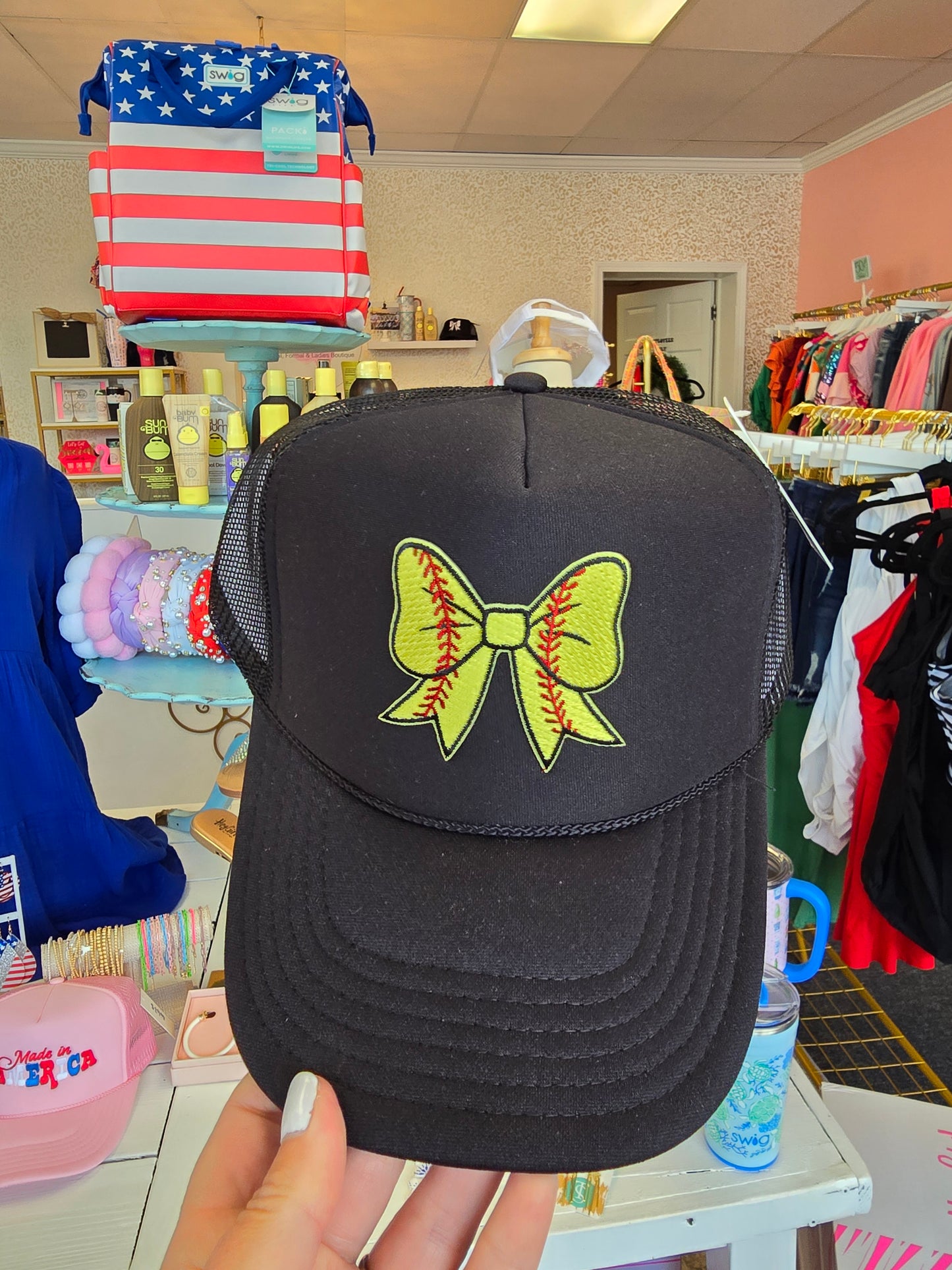 Softball bow trucker hat black