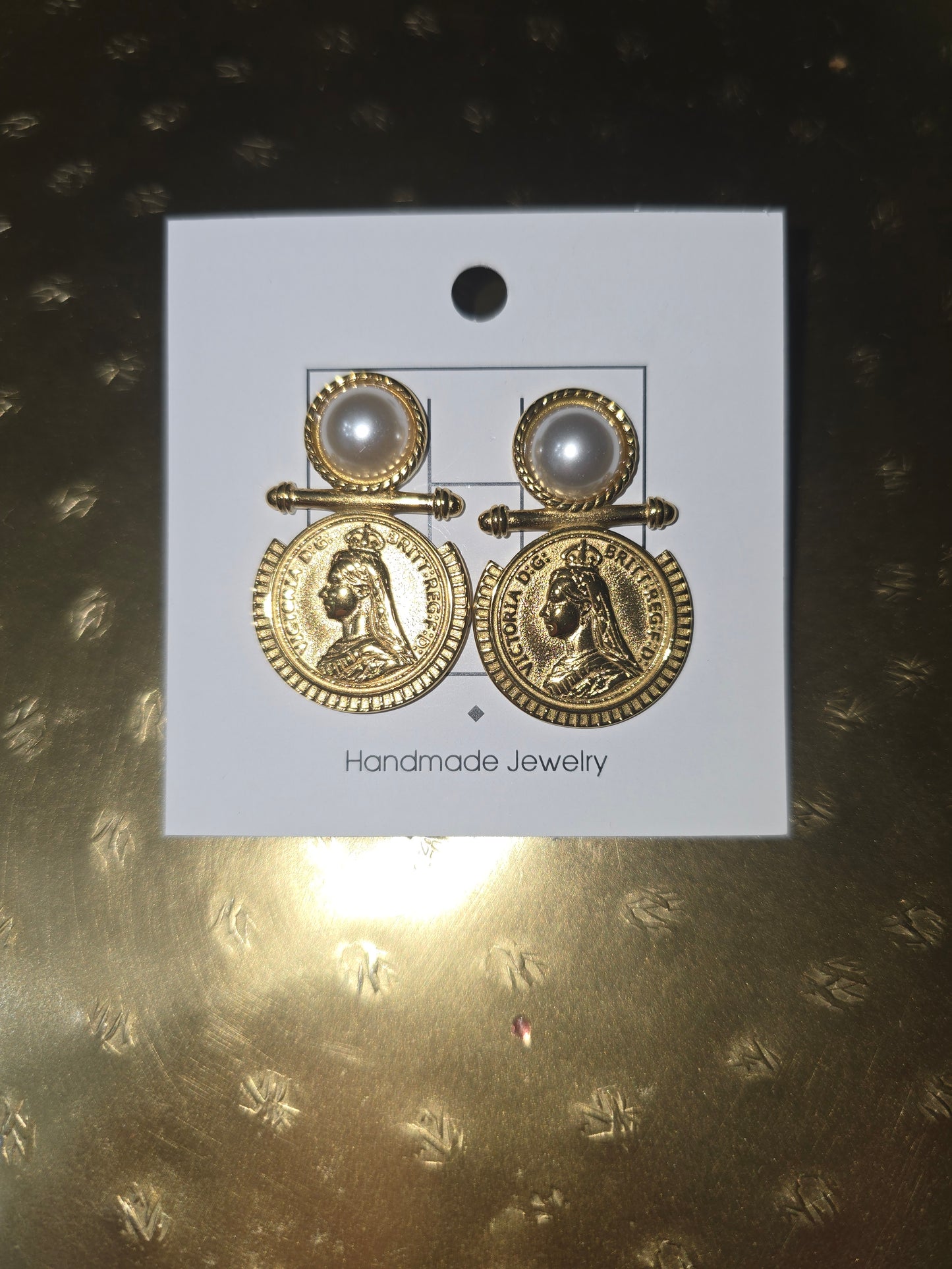 Pearl coin earring