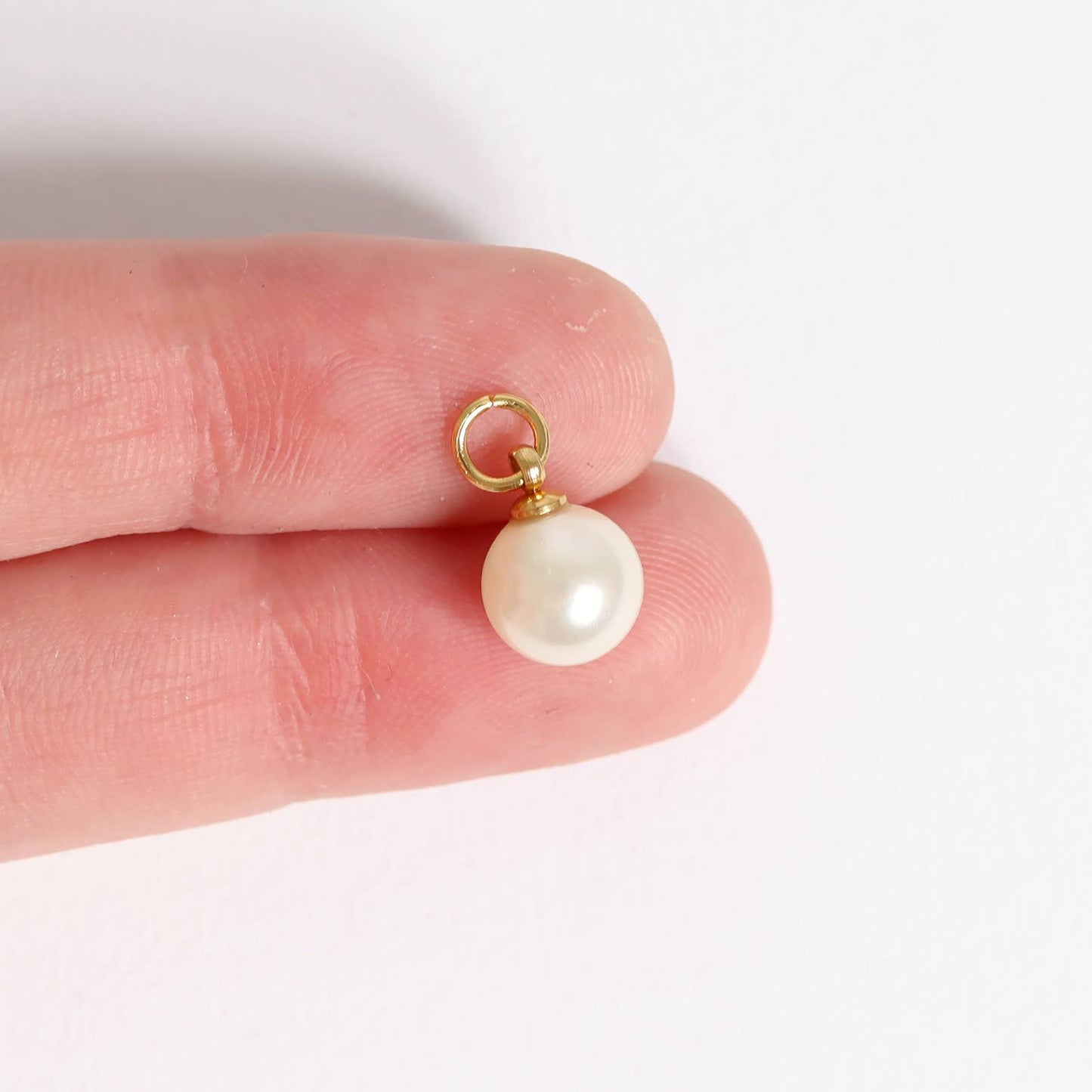 8mm Glass Pearl Charms: Kiska / Gold