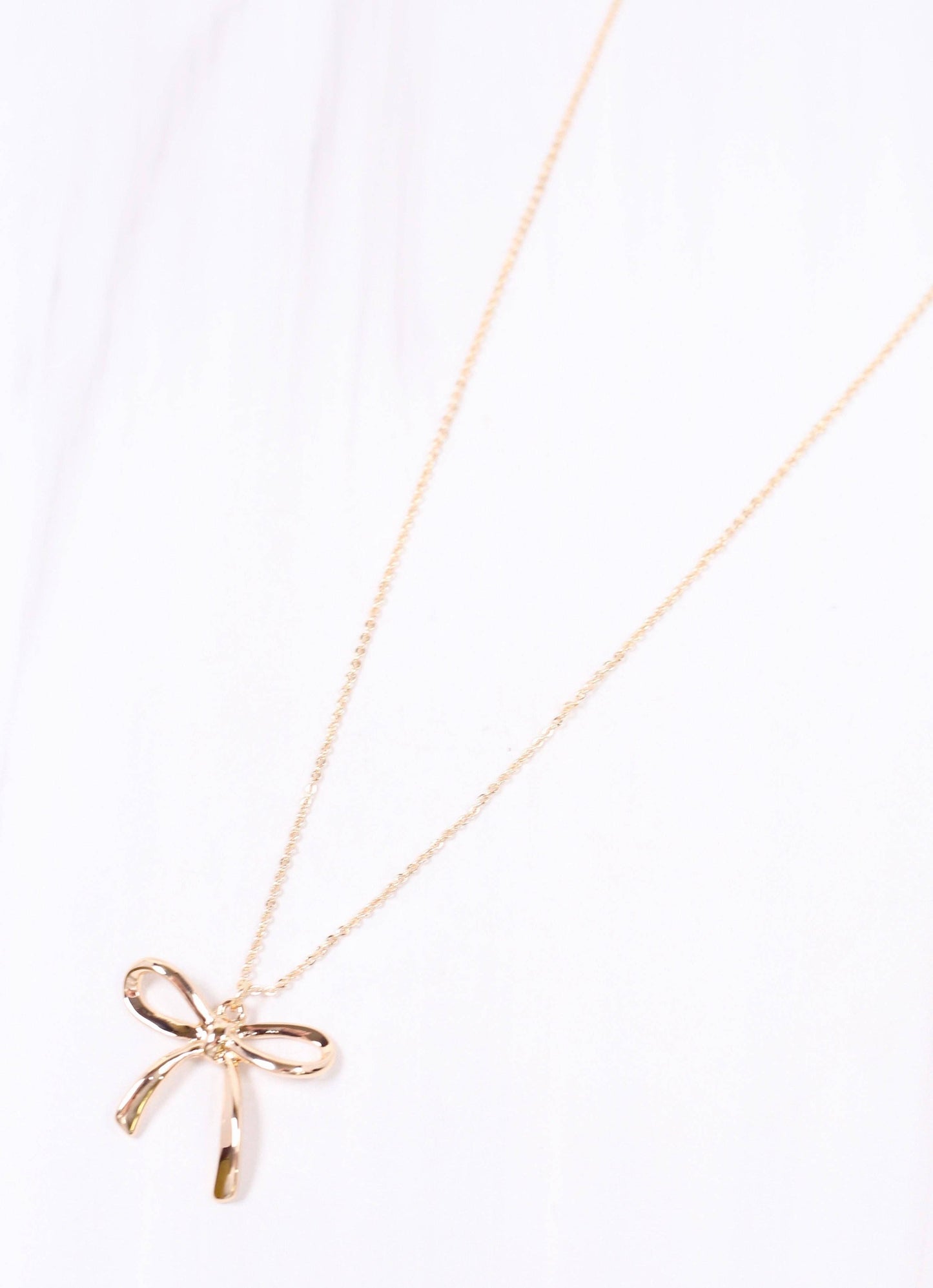 Phillips Bow Necklace GOLD: Default