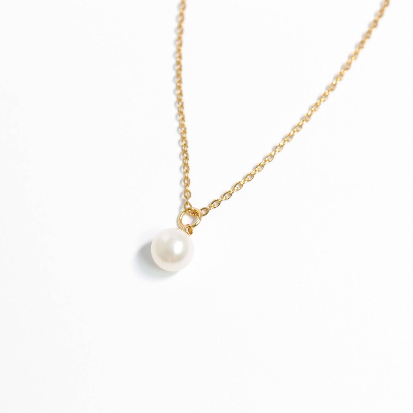 8mm Glass Pearl Charms: Kiska / Gold