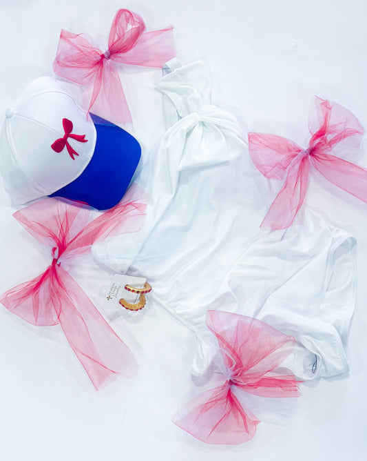 Mila, Bow Hat