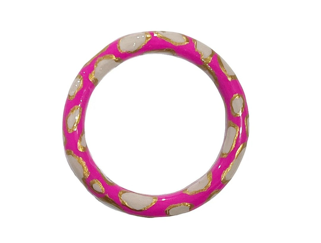 Oyster bangle in pink crush