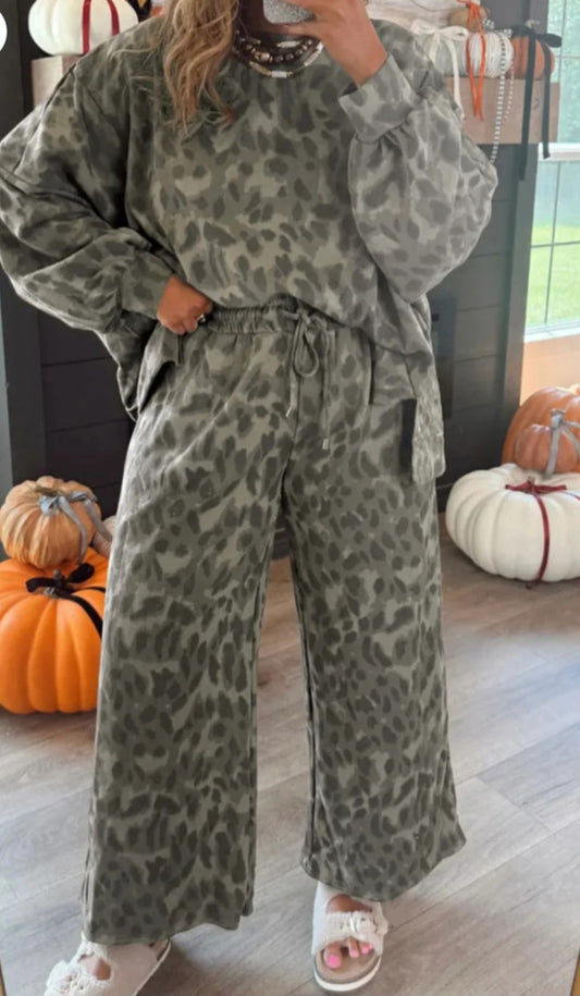 Cozy new leopard set