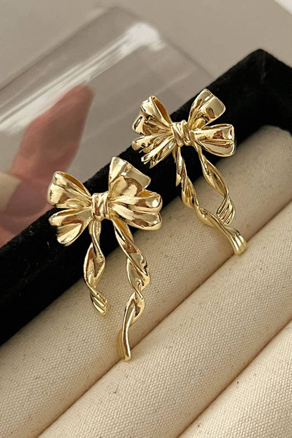 Gold Bow Knot Plated Alloy Stud Earrings: Gold / Alloy / ONE SIZE