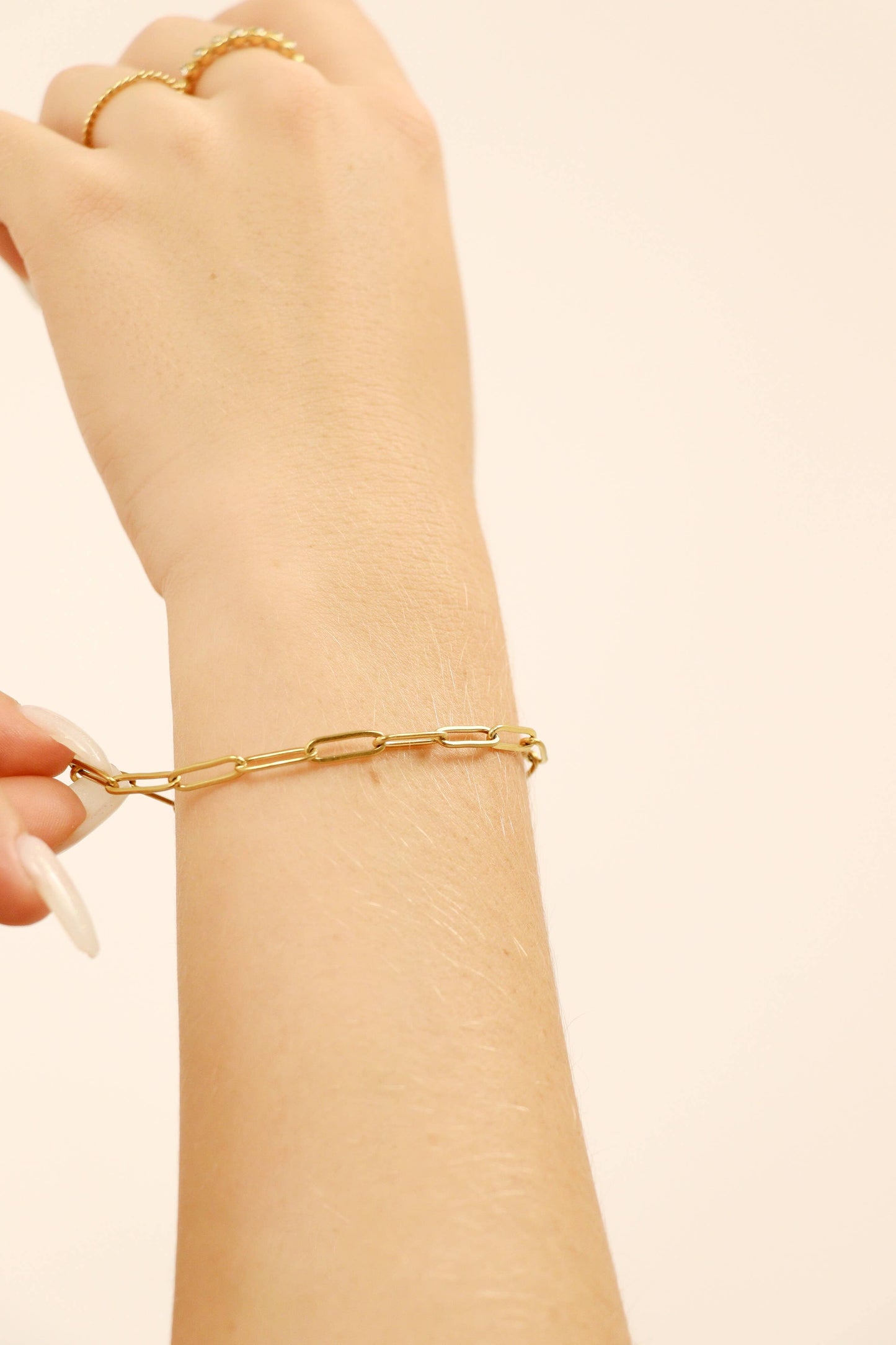 Stainless Steel Paperclip Chain Bracelet: Gold / 7"